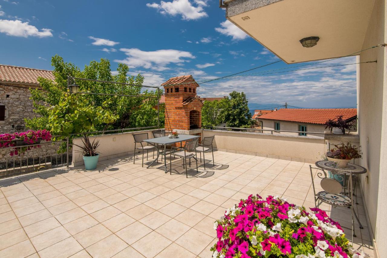 Apartment Marina Malinska Exterior photo