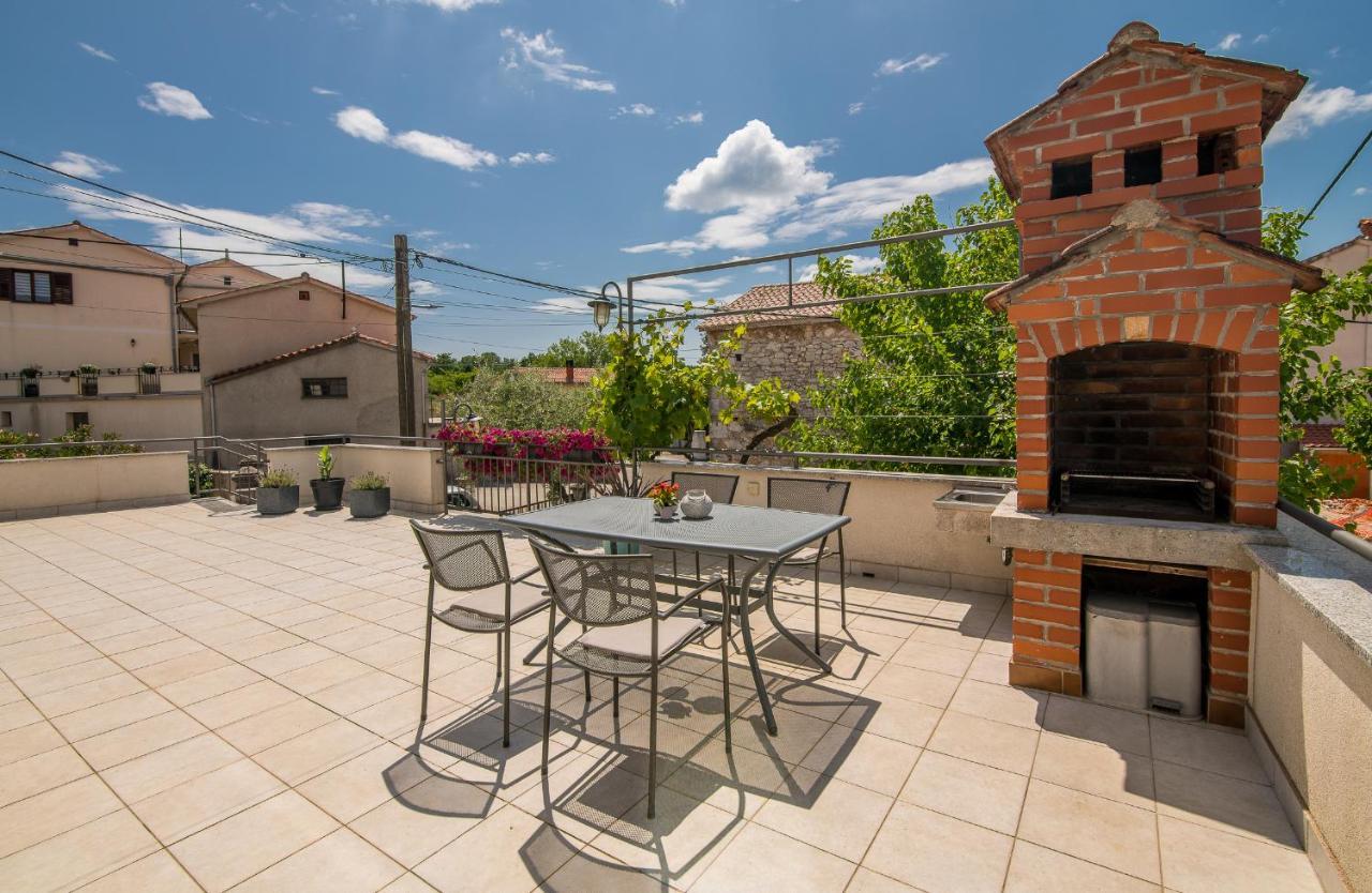 Apartment Marina Malinska Exterior photo